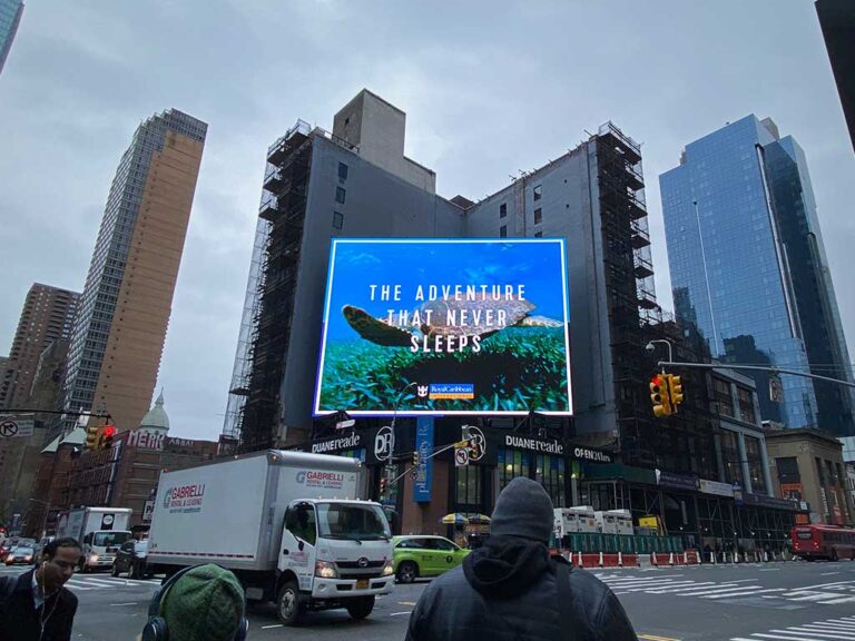 Analog-Ways-Aquilon-C-Processor-Drives-New-8th-Avenue-Rooftop-LED-Spectacular-for-SNA-Displays-8