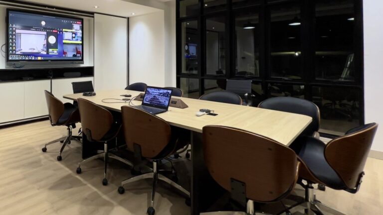 Smart-meeting-room-6-1024x576